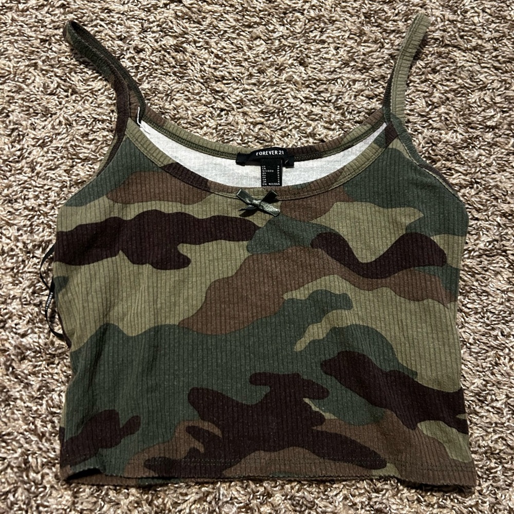 F21 Cropped Camo Tank Top